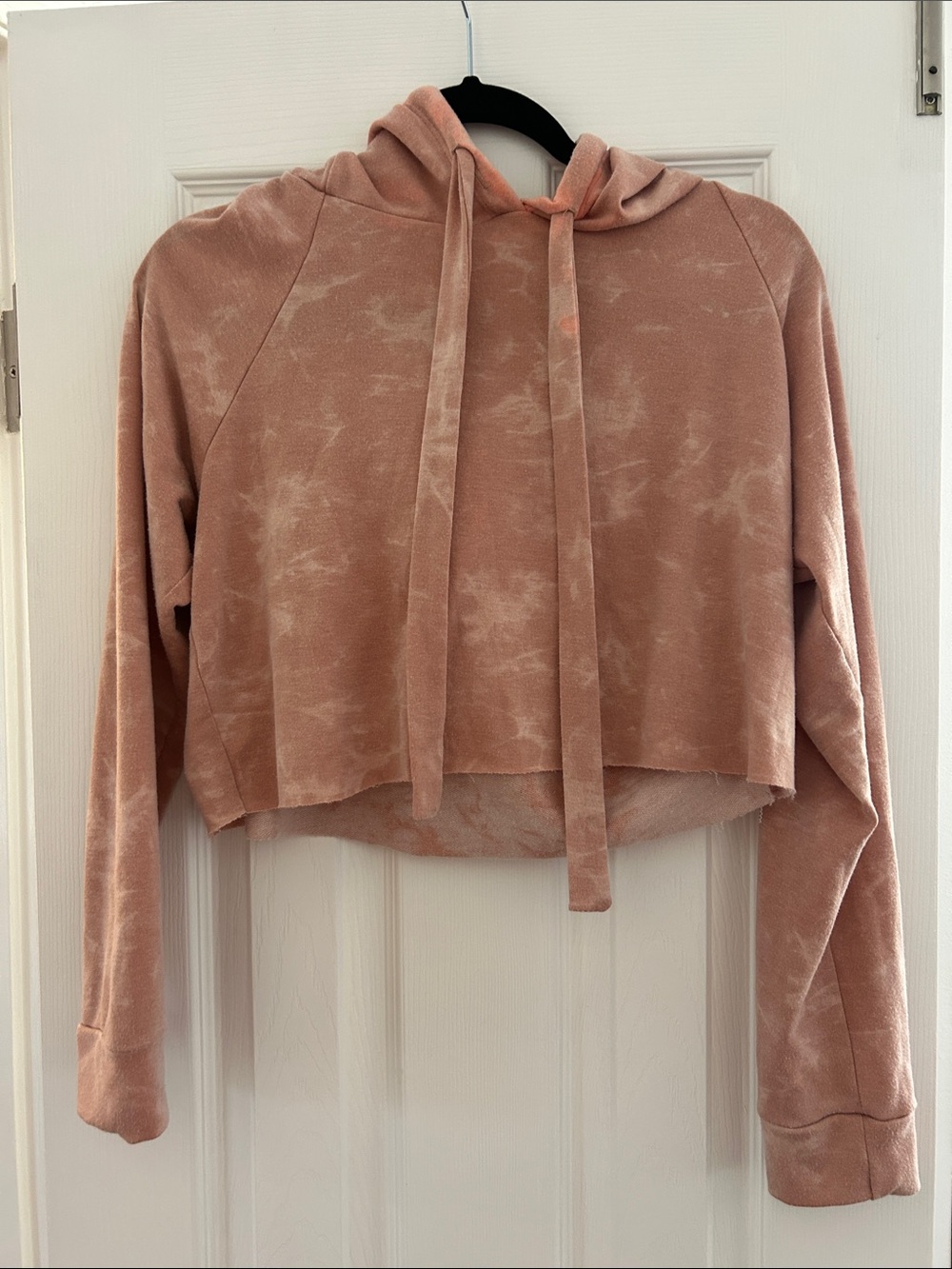ILLA ILLA Cropped Tie-Dye Hoodie in Dusty Rose